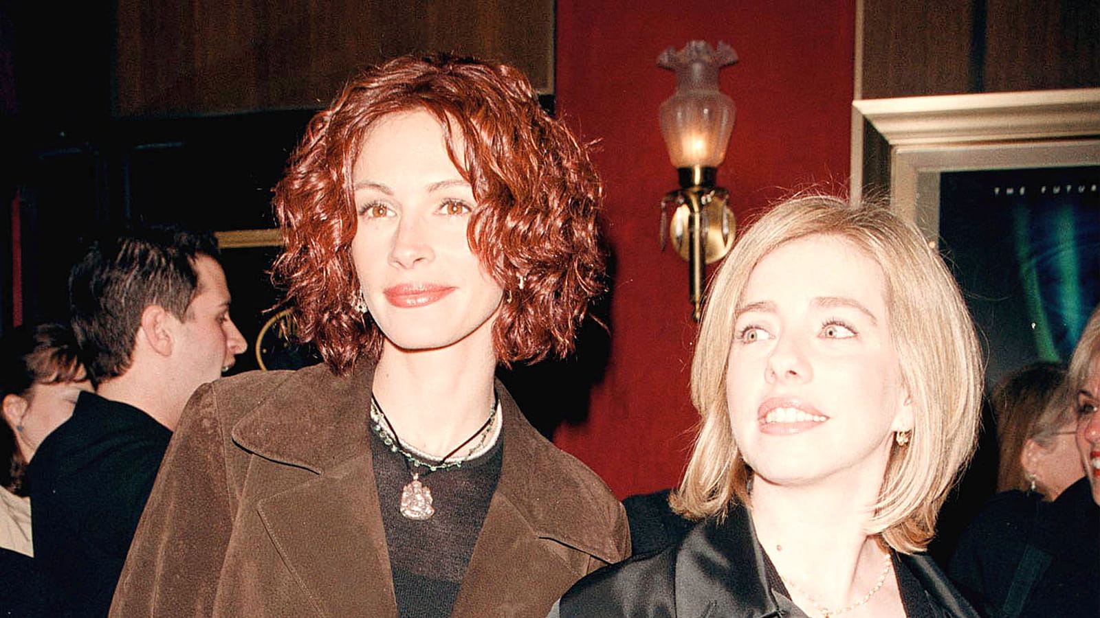 Avec sa petite sœur Lisa Roberts