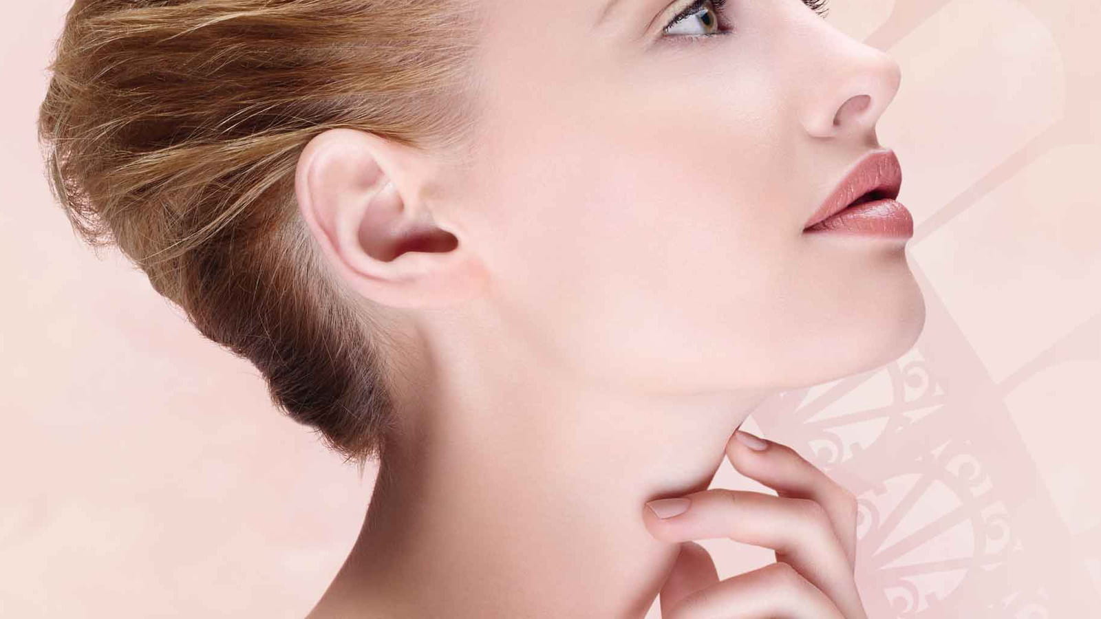 Bourjois se la joue total look nude