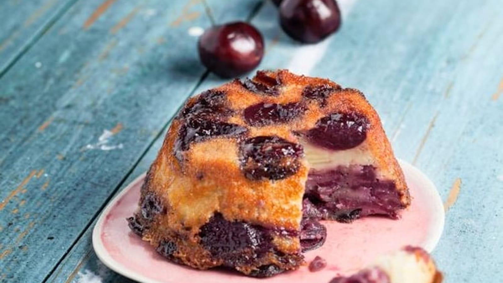 Gâteau invisible aux cerises et kirsch