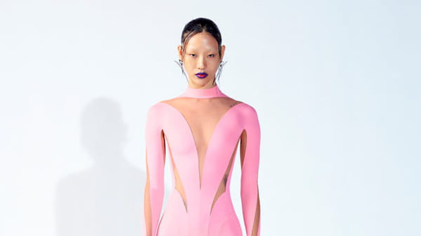 Robe courte rose à découpes Mugler H&M