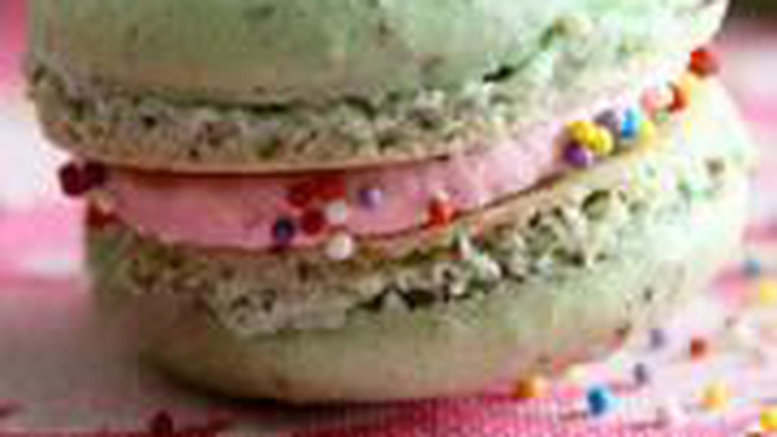 Macarons aux fraises et au mascarpone