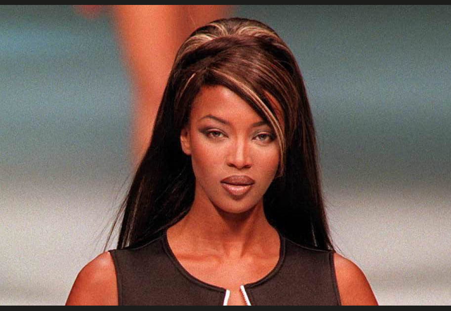 La m&egrave;che color&eacute;e de Naomi Campbell