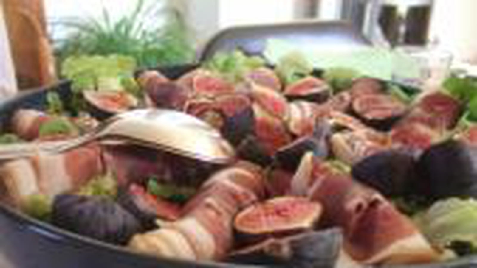 Salade figues-jambon de pays
