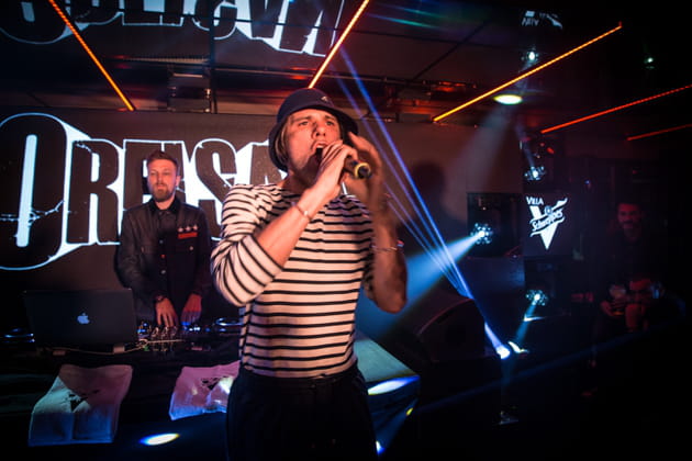 Orelsan d'humeur marine pour son concert &agrave; la Villa Schweppes