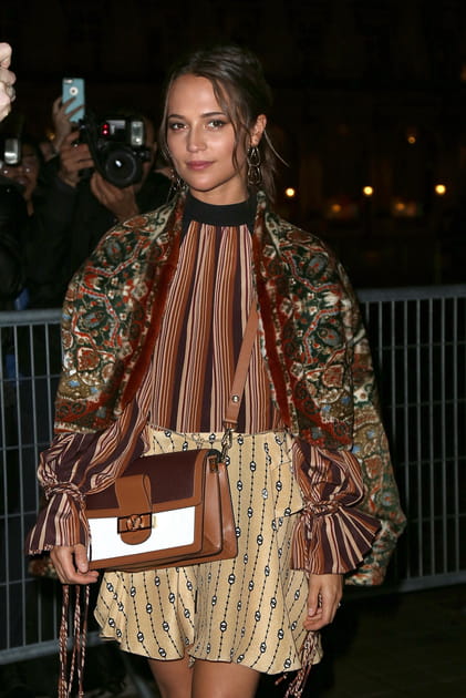 Alicia Vikander au d&eacute;fil&eacute; Louis Vuitton