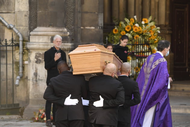 Cercueil de Bernard Tapie