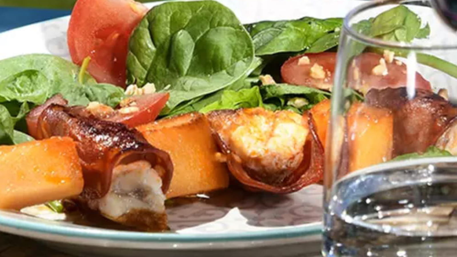 Brochettes de melon et de lotte au chorizo