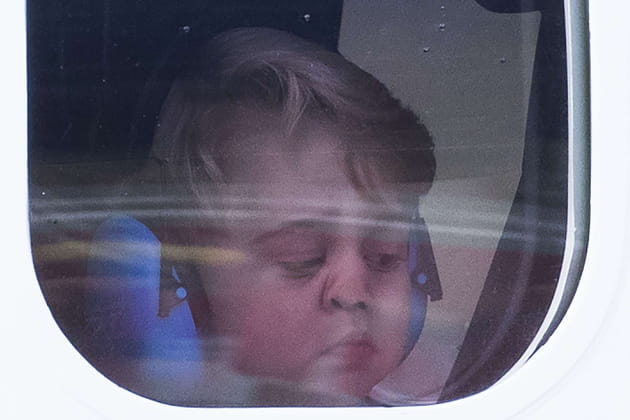On fond devant les clowneries du prince George dans l'avion&nbsp;!