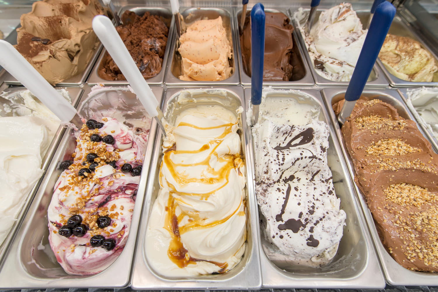 Attention à l'arnaque : ce détail trahit les fausses glaces artisanales sur la plage