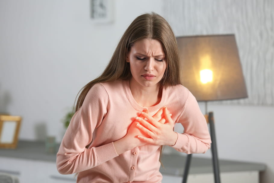 Épanchement péricardique : symptômes, causes, traitements