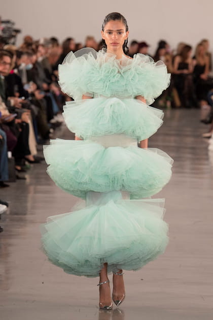 Défilé Giambattista Valli automne-hiver 2022-2023