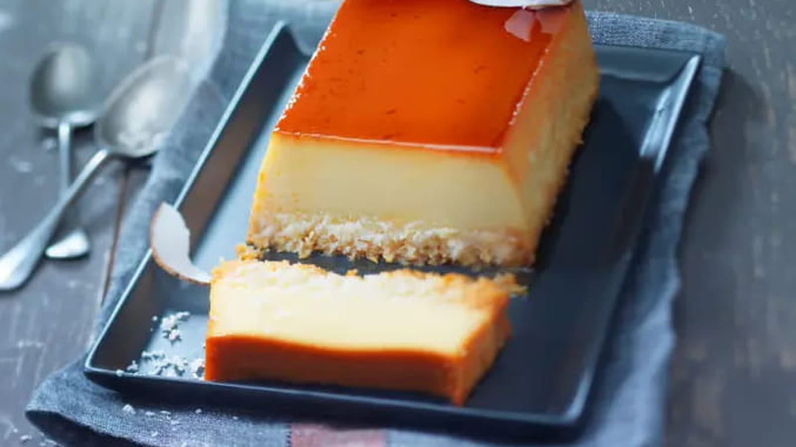 Flan à la noix de coco et au caramel