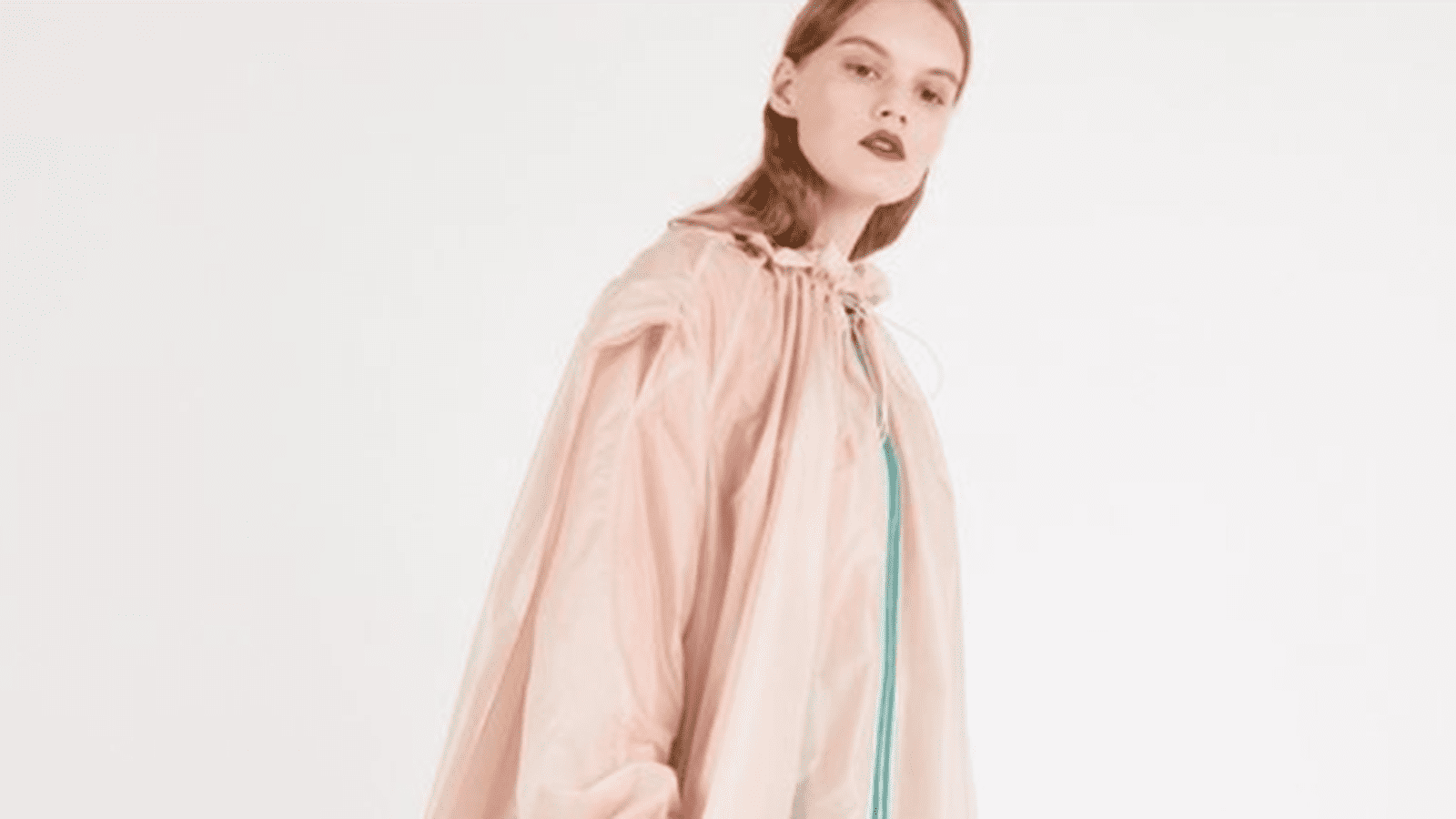 Trench Ester Manas x Galeries Lafayette