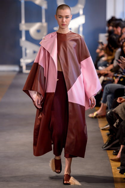 D&eacute;fil&eacute; Each X Other