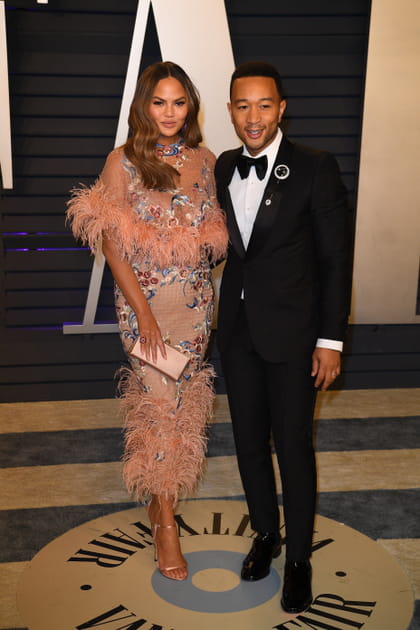 Chrissy Teigen en Marchesa et John Legend