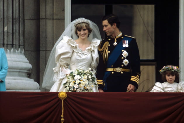 Le Prince Charles et Lady Diana (dans une robe inoubliable) se marient en 1981