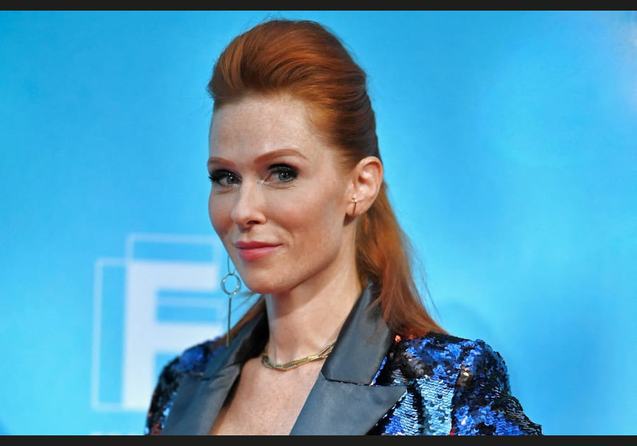 Audrey Fleurot, brillante avec sa coiffure bomb&eacute;e