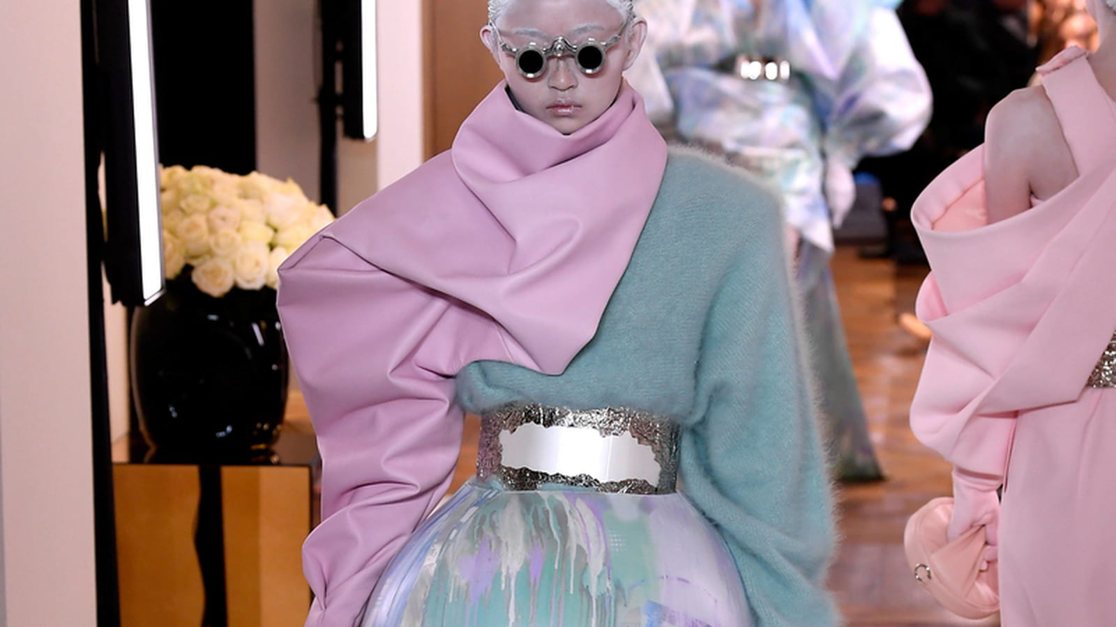 Look 18