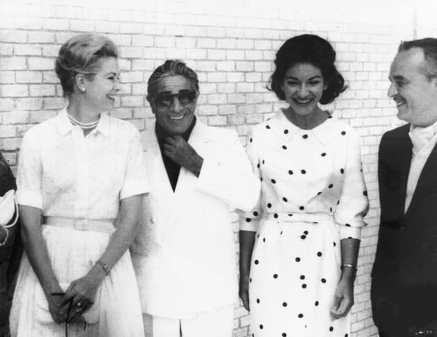 Toutes dents dehors avec Grace Kelly, le prince Rainier III et Aristote Onassis