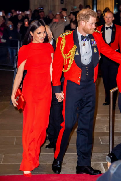 Meghan Markle en robe Safiyaa