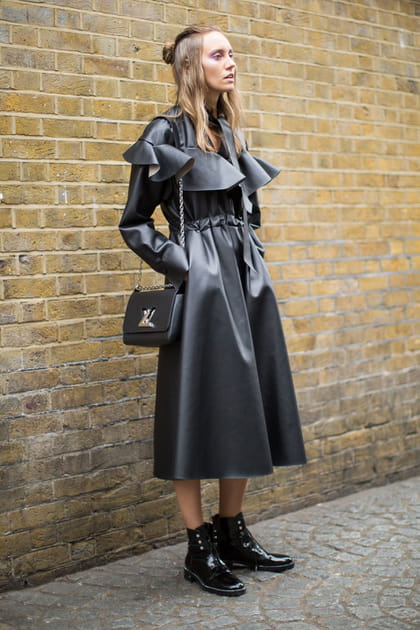 La robe cuir travaill&eacute;e