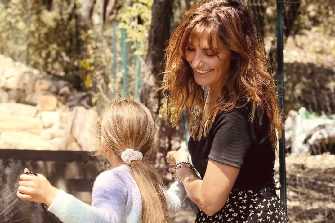 Stars celebrate Easter with children Stars celebrate Easter with children