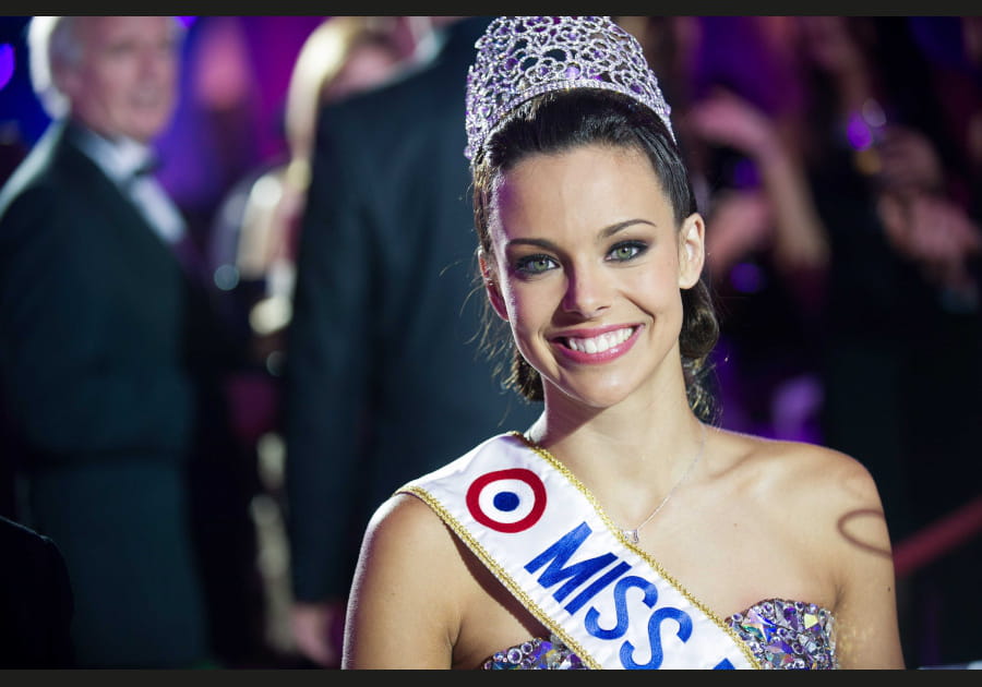 Marine Lorphelin, exceptionnelle avec son smoky eyes