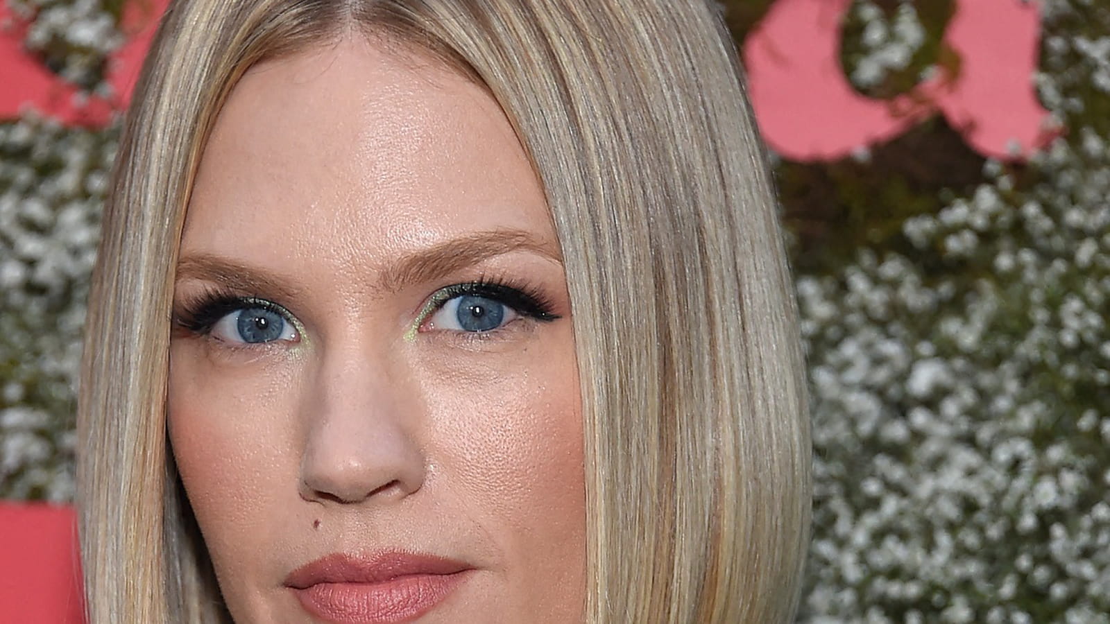 January Jones, avec un carré