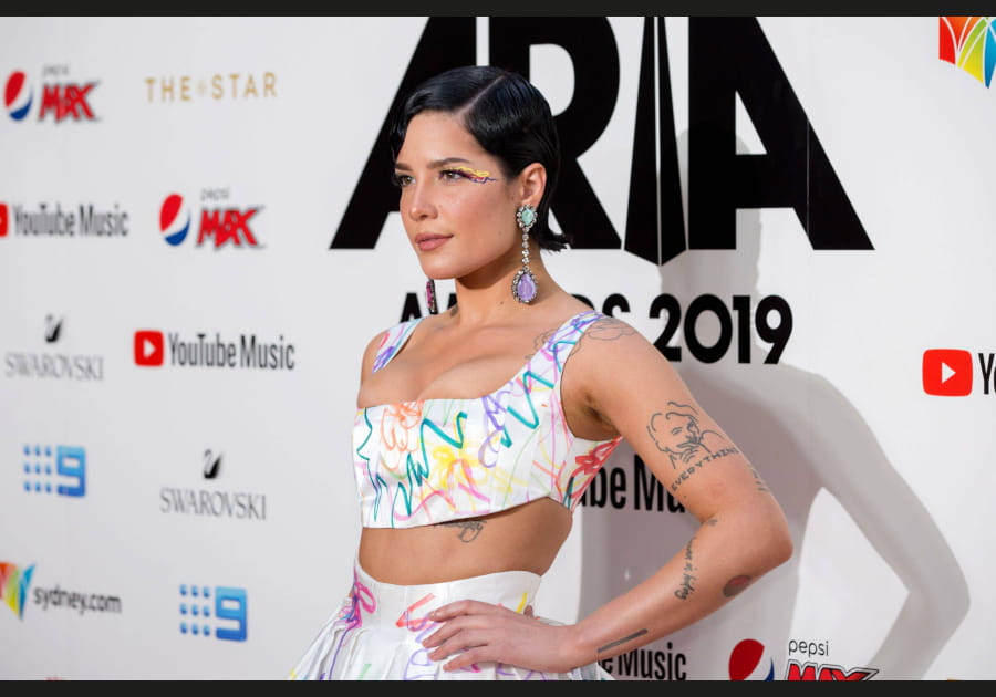 L'eye-liner color&eacute; de Halsey