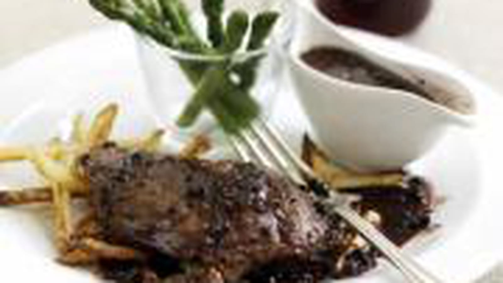 Steak de gigot d'agneau au poivre