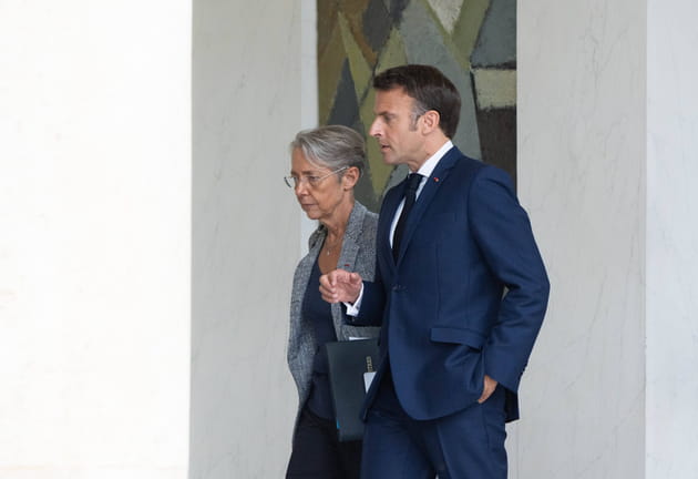 Elisabeth Borne et Emmanuel Macron, apr&egrave;s le Conseil des Ministres le 23&nbsp;mai