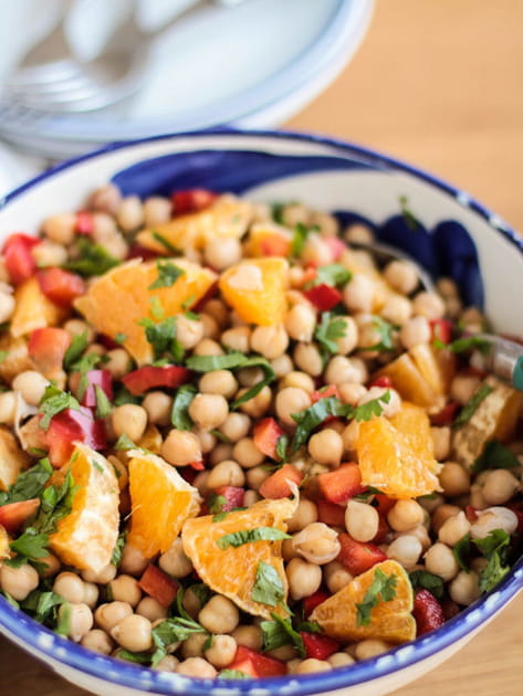 Salade de pois chiches aux poivrons, orange et coriandre