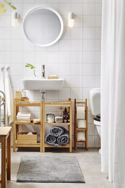 Un range-rouleaux en bois gain de place