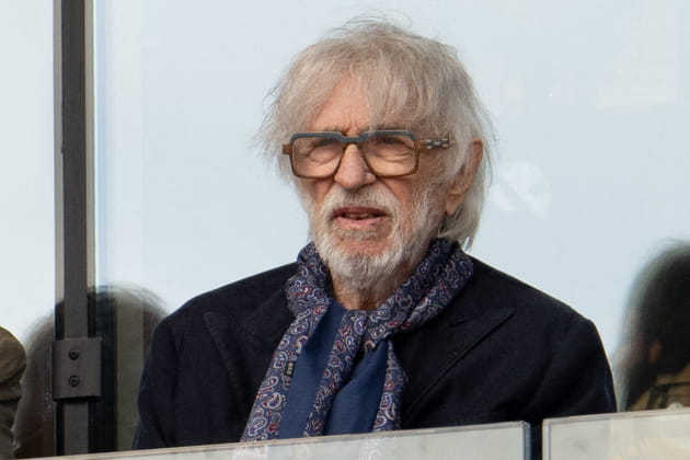 Pierre Richard était très attentif au match du jour à Roland-Garros