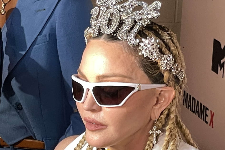 Madonna et son visage gonfl&eacute; &agrave; New york en 2021