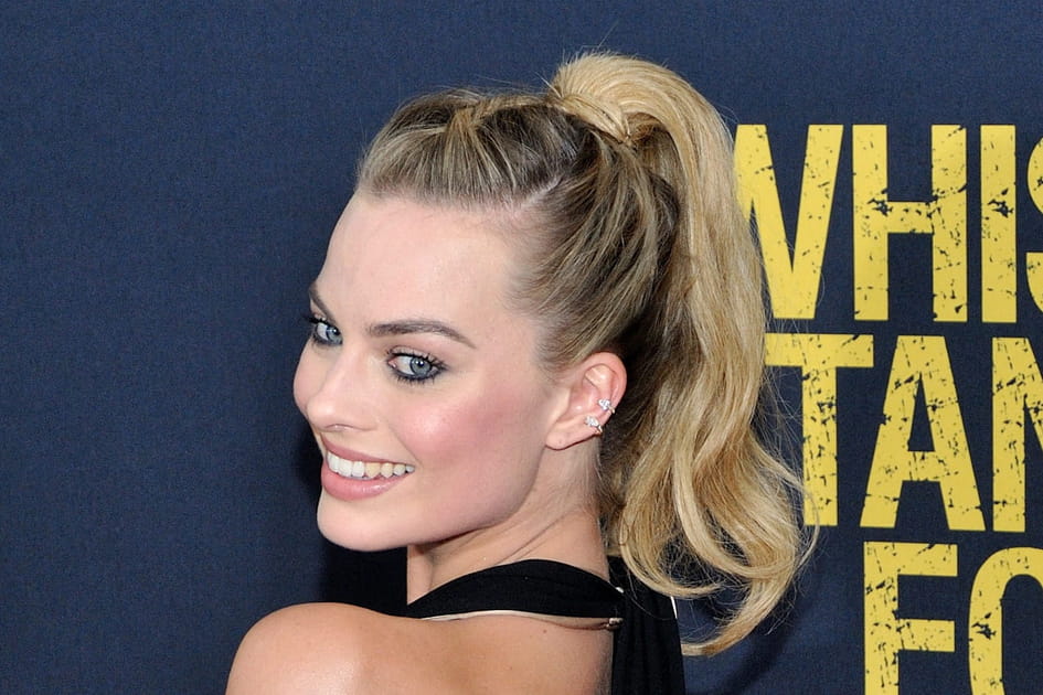 La queue de cheval haute et ondul&eacute;e de Margot Robbie
