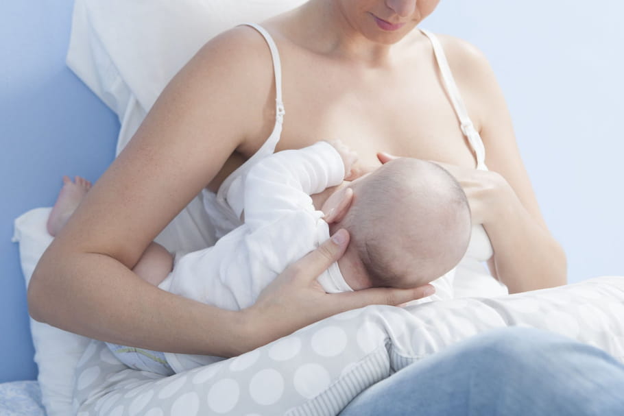 Alimentation du bébé à 1 mois