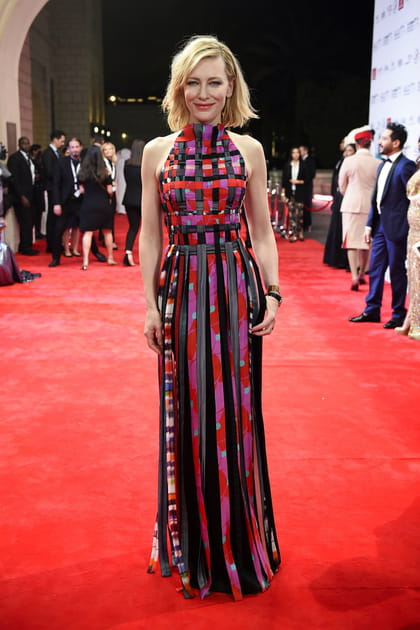 Cate Blanchett en robe longue multicolore &agrave; col montant Giorgio Armani