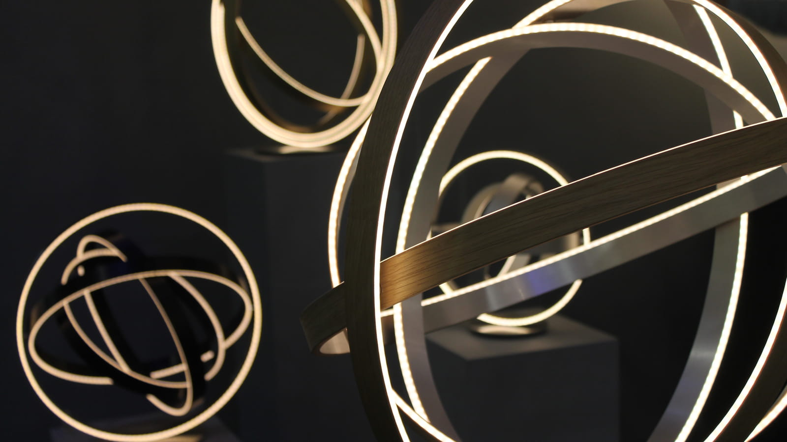 Luminaire sphérique Henri Bursztyn