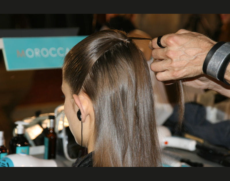 Coiffure&nbsp;: la demi-queue de cheval