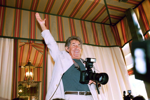 Face &agrave; Adriana Karembeu, en 2000