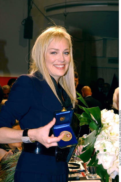 Sharon Stone reçoit un prix pour son engagement humanitaire