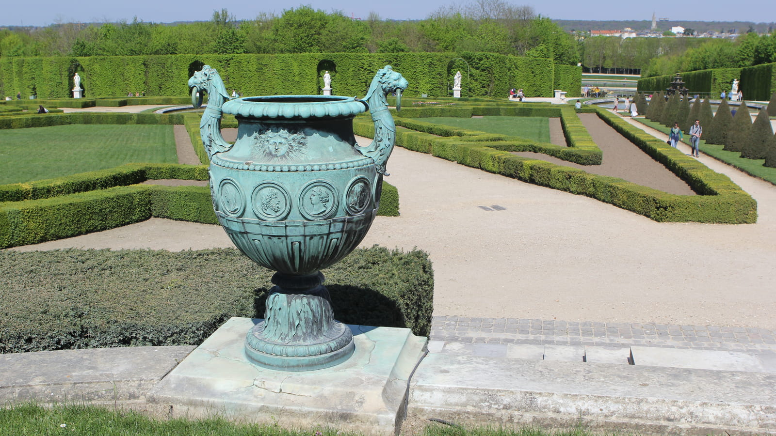 Sculptures et végétaux