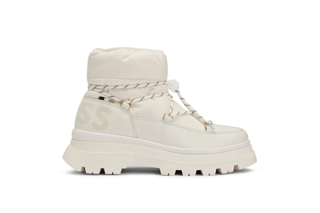 Bottines style chaussures de randonn&eacute;e