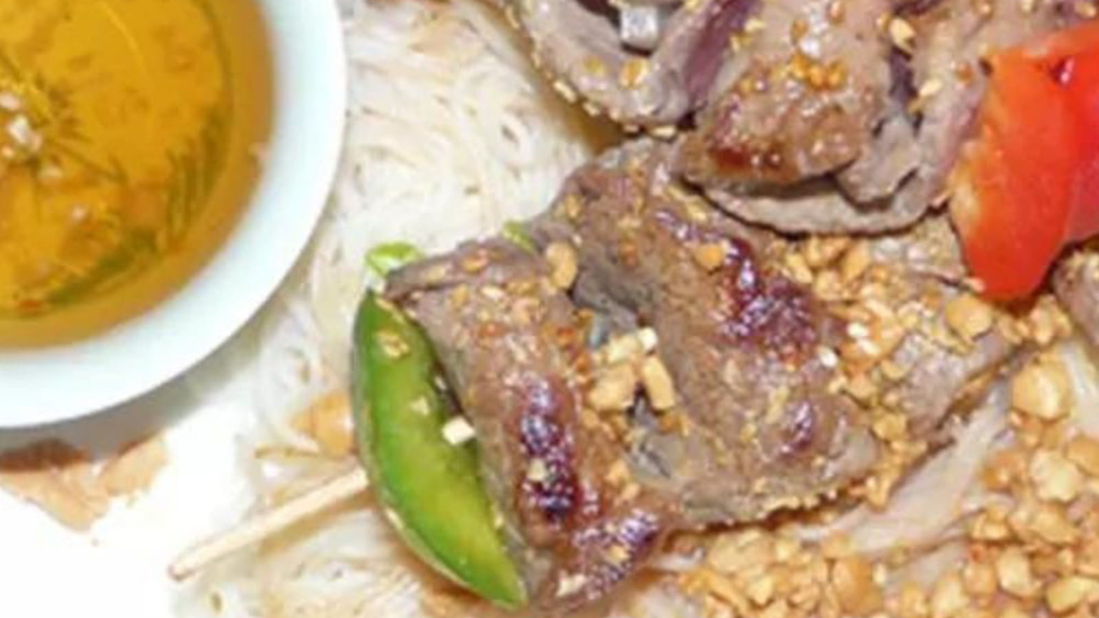 Bun thit nuong, brochettes de boeuf