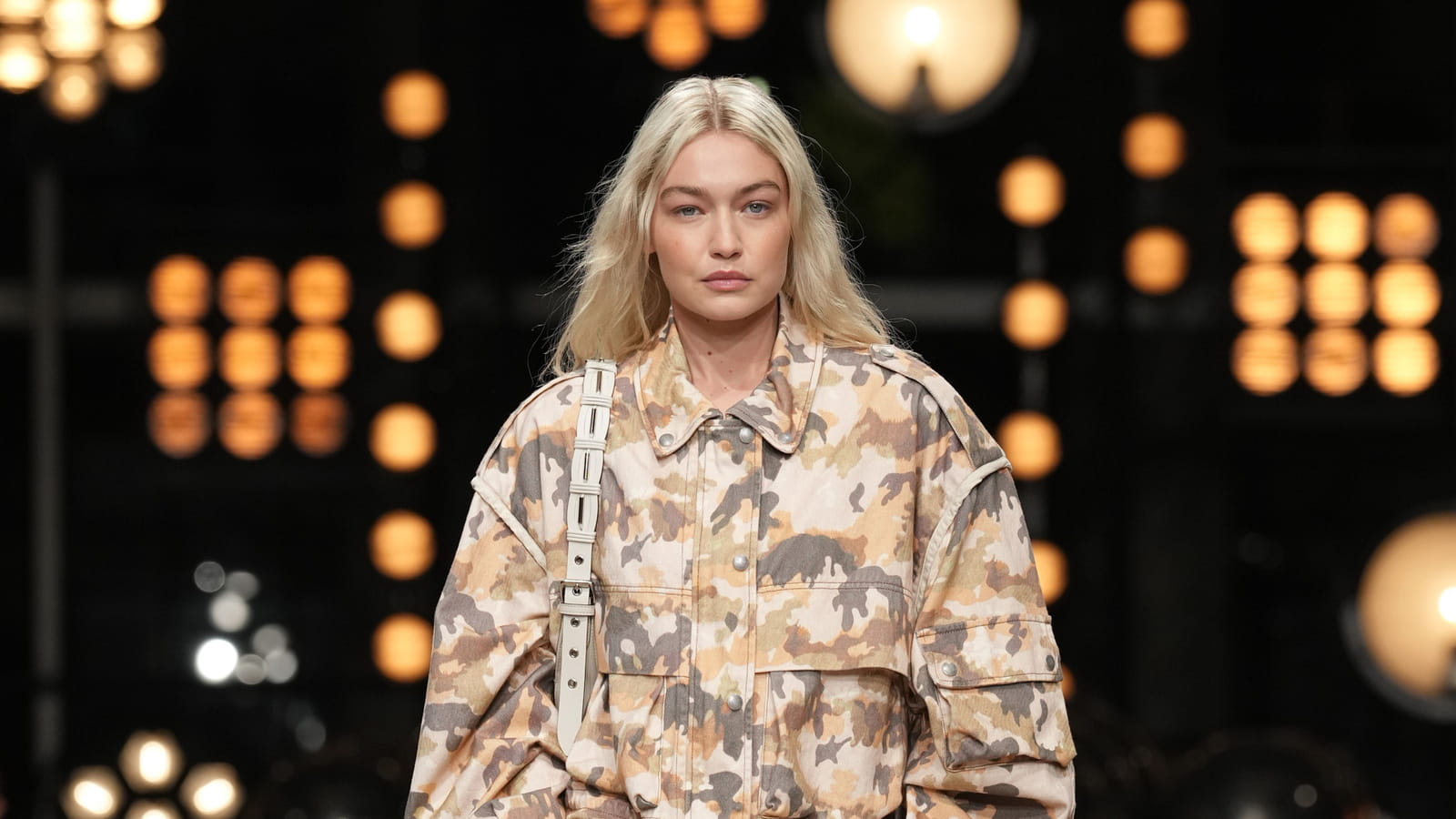Look 17