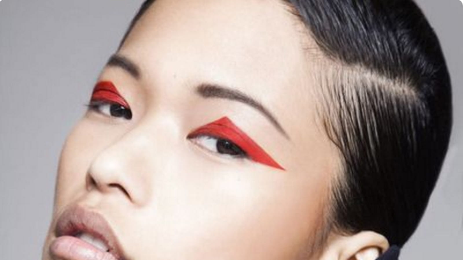 Eyeliner géométrique