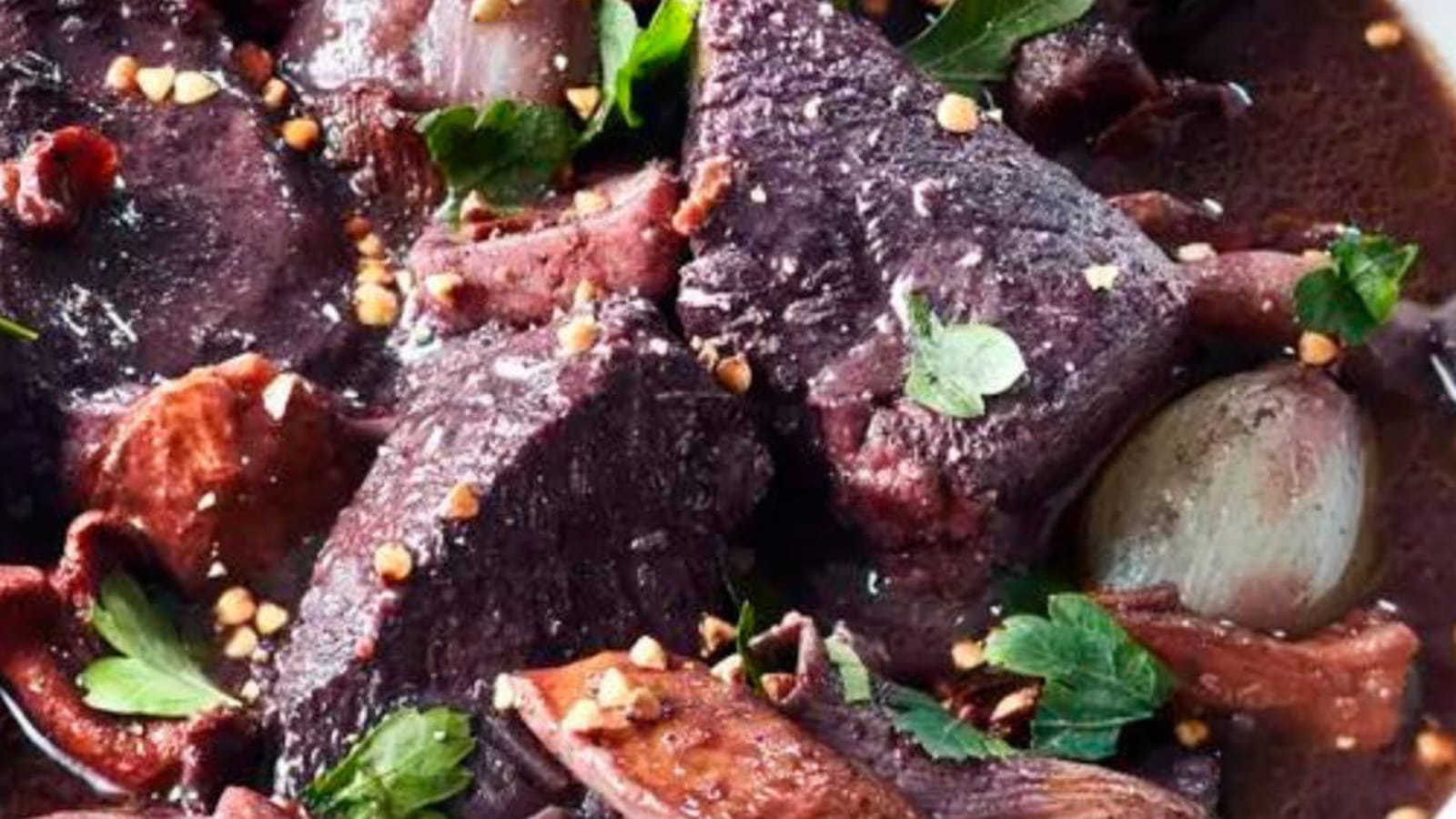 Bourguignon de boeuf aux champignons des bois et écrasé de butternut aux marrons