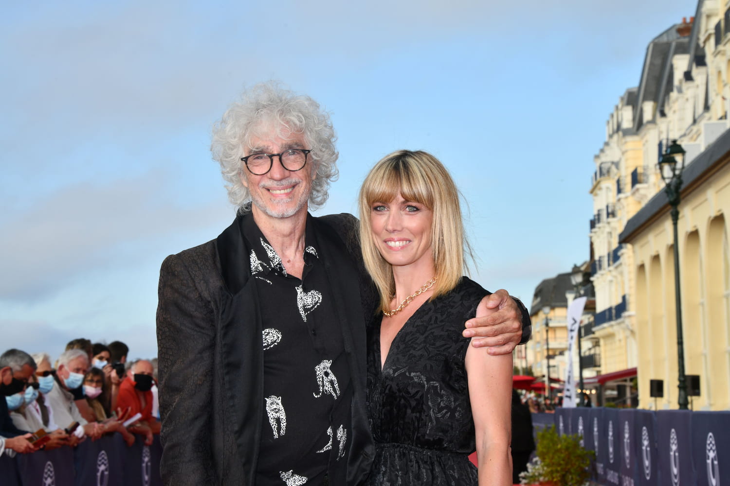 Where is his large house with swimming pool, decorated by his wife Laetitia? Where is his large house with swimming pool, decorated by his wife Laetitia?