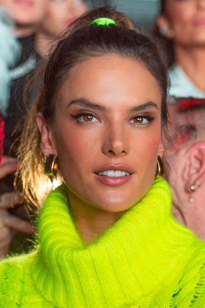 Alessandra Ambrosio au d&eacute;fil&eacute; Balmain